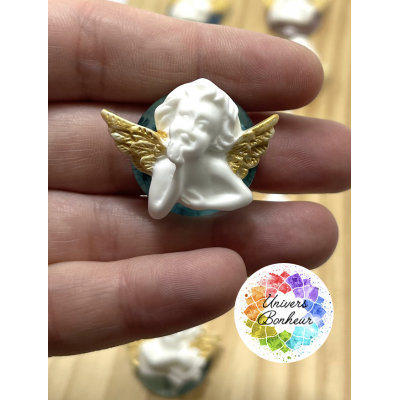 ANGE SUR PIERRE DE VERRE