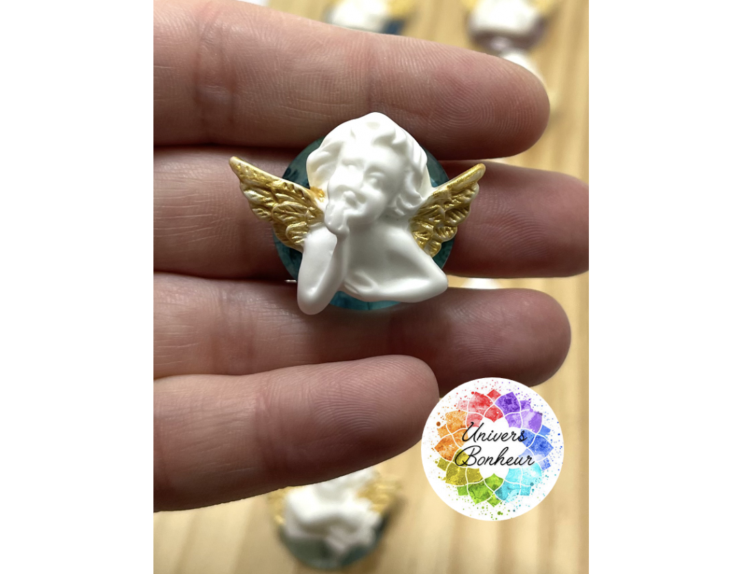 ANGE SUR PIERRE DE VERRE