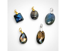 LABRADORITE - MADAGASCAR - GRADE 5A