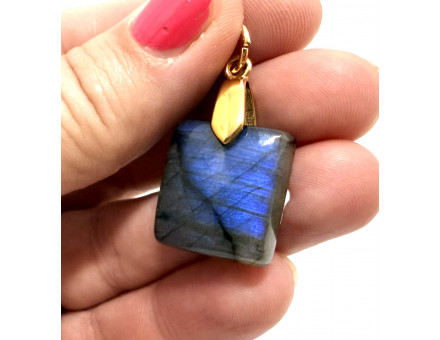 LABRADORITE - MADAGASCAR - GRADE 5A