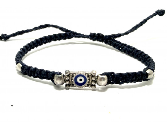 BRACELET EN MACRAMÉ & PAMPILLE