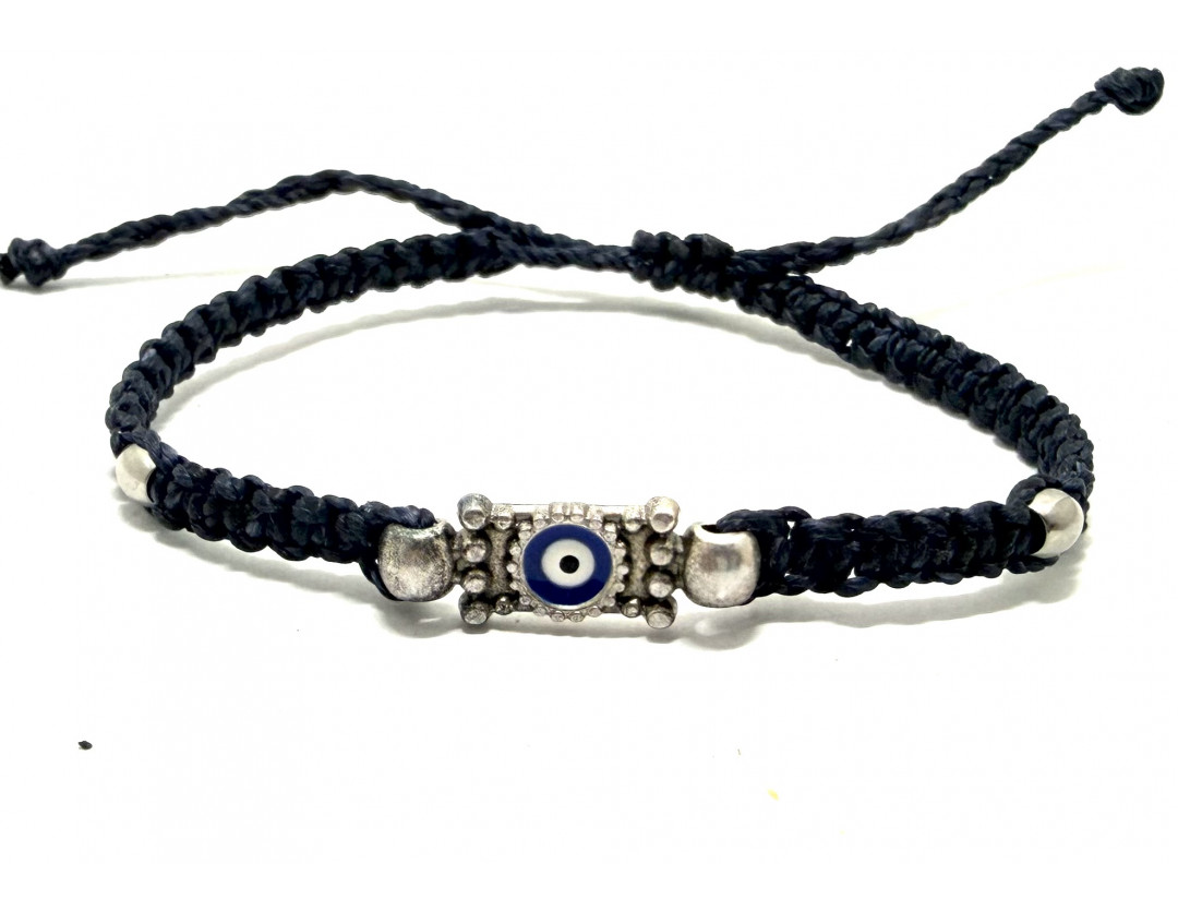 BRACELET EN MACRAMÉ & PAMPILLE
