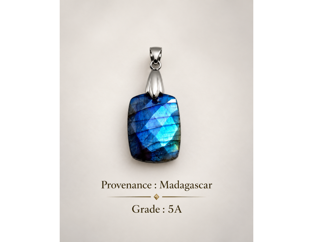 LABRADORITE - MADAGASCAR - GRADE 5A